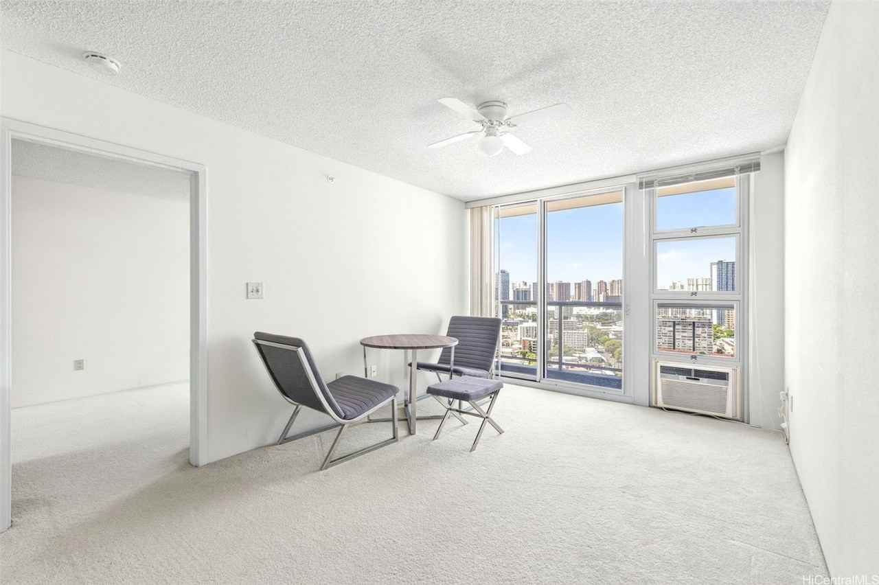 1315 Kalakaua Ave - Photo 5 of 15