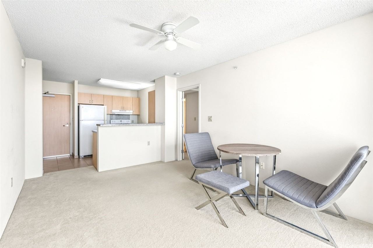 1315 Kalakaua Ave - Photo 7 of 15