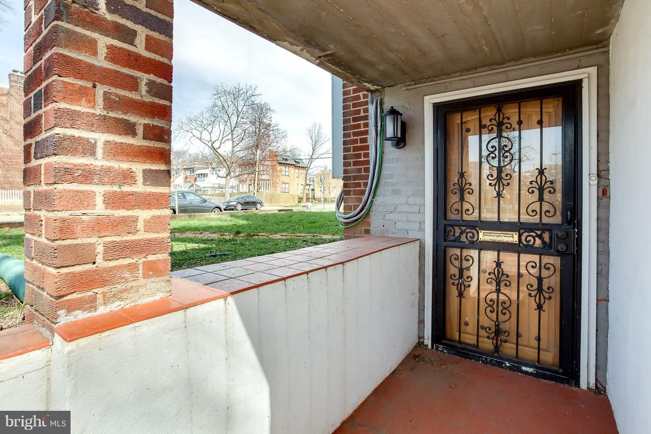 441 21st St Ne ##B - Photo 4 of 23