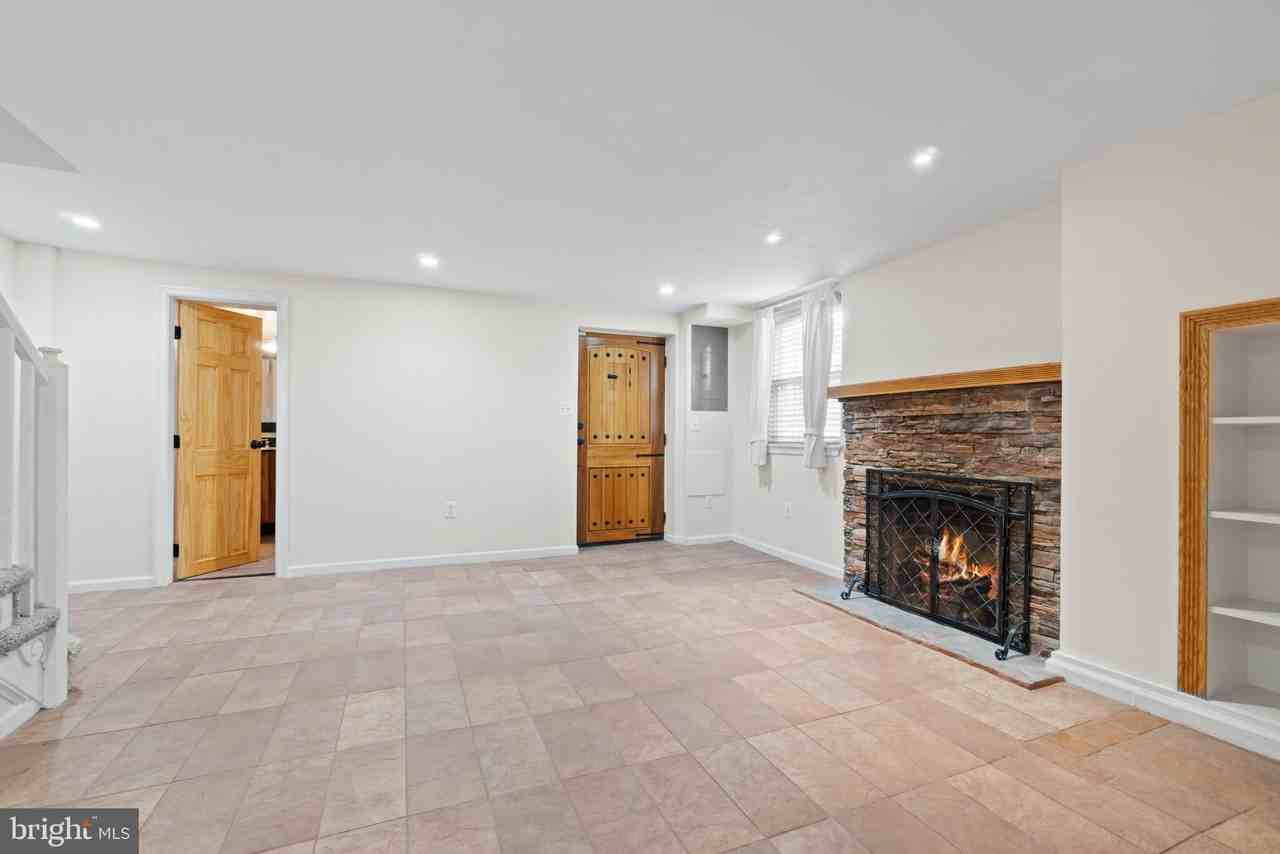 441 21st St Ne ##B - Photo 6 of 23