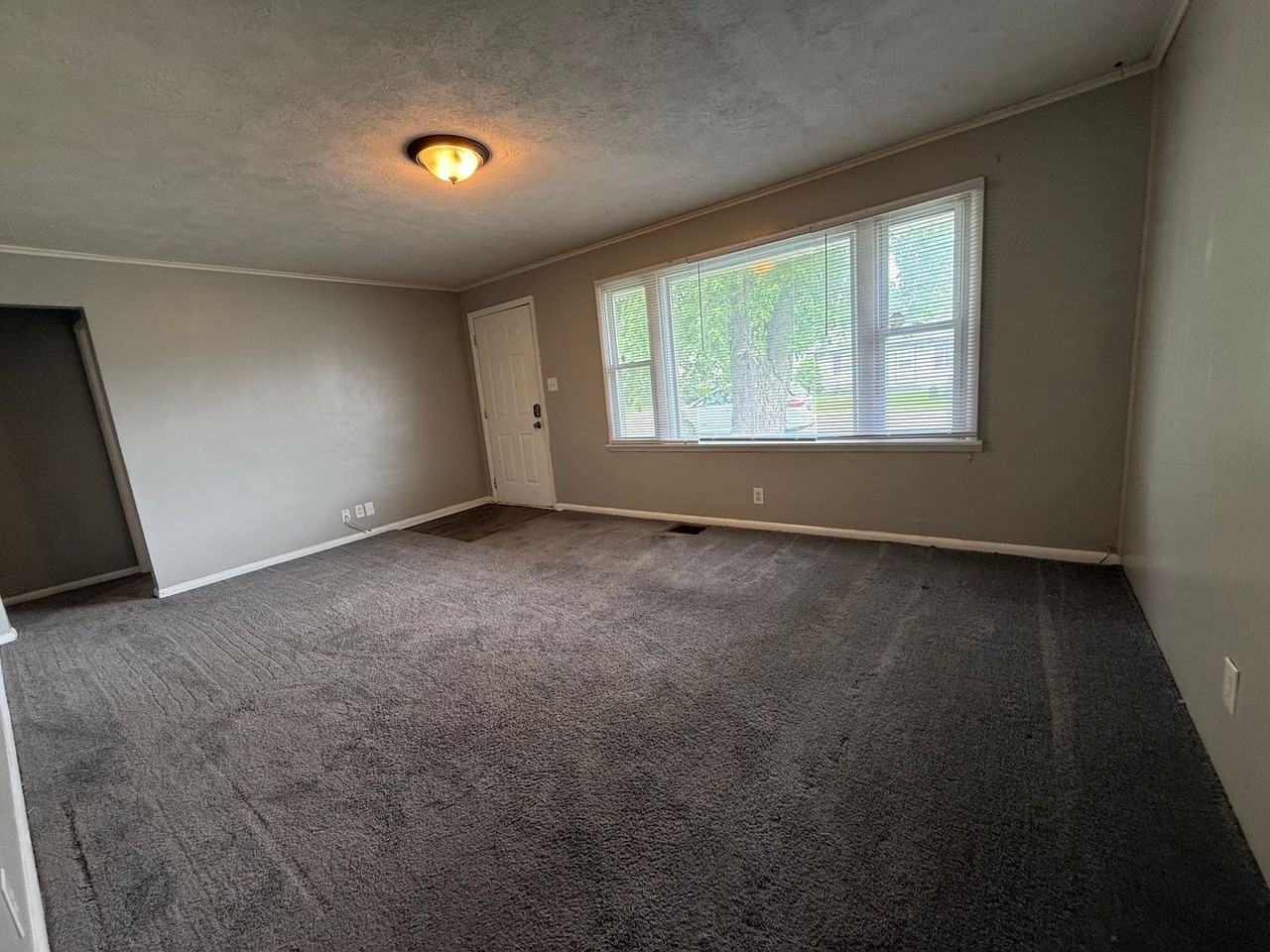 3511 S Ebright St - Photo 2 of 15