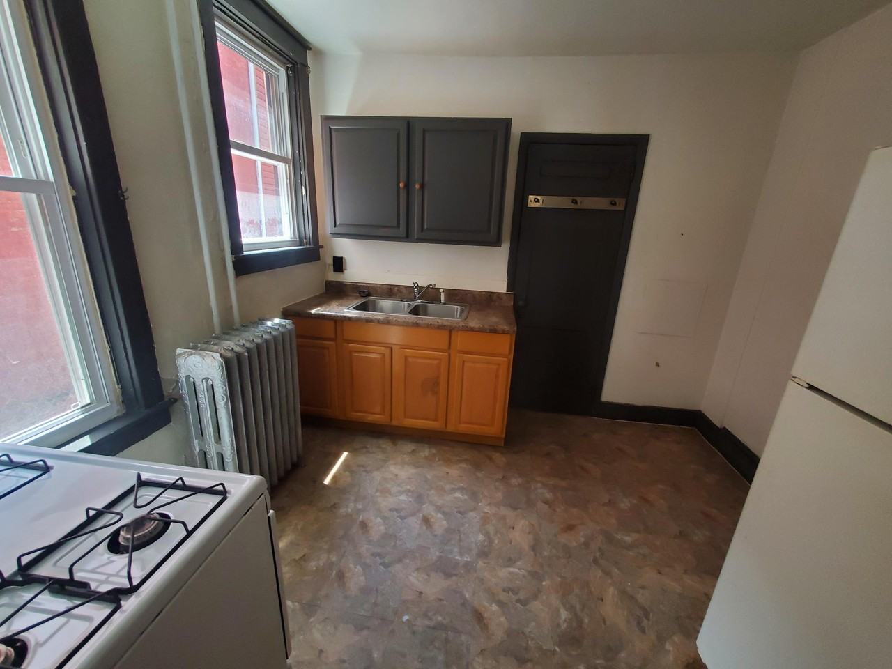 20 S 10th St - Photo 4 of 7