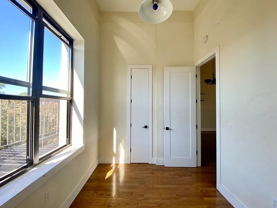565 Evergreen Avenue #2 - Photo 6 of 6