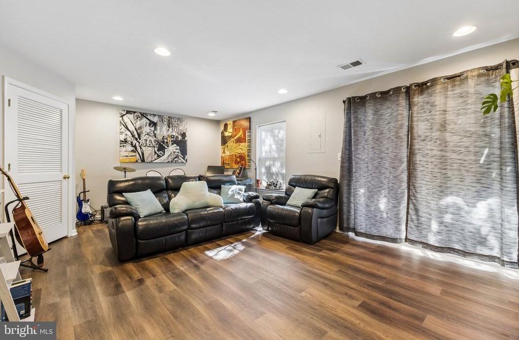 12047 Kemps Landing Cir - Photo 3 of 22