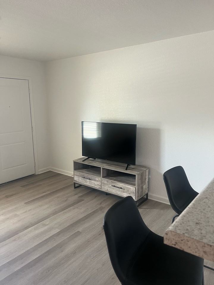 204 Valley Oak Place #204 - Photo 4 of 10