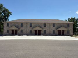 featured image of 402 E 18th St