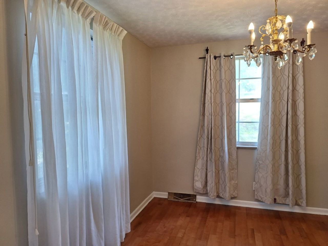 10831 Sonja Dr - Photo 5 of 50