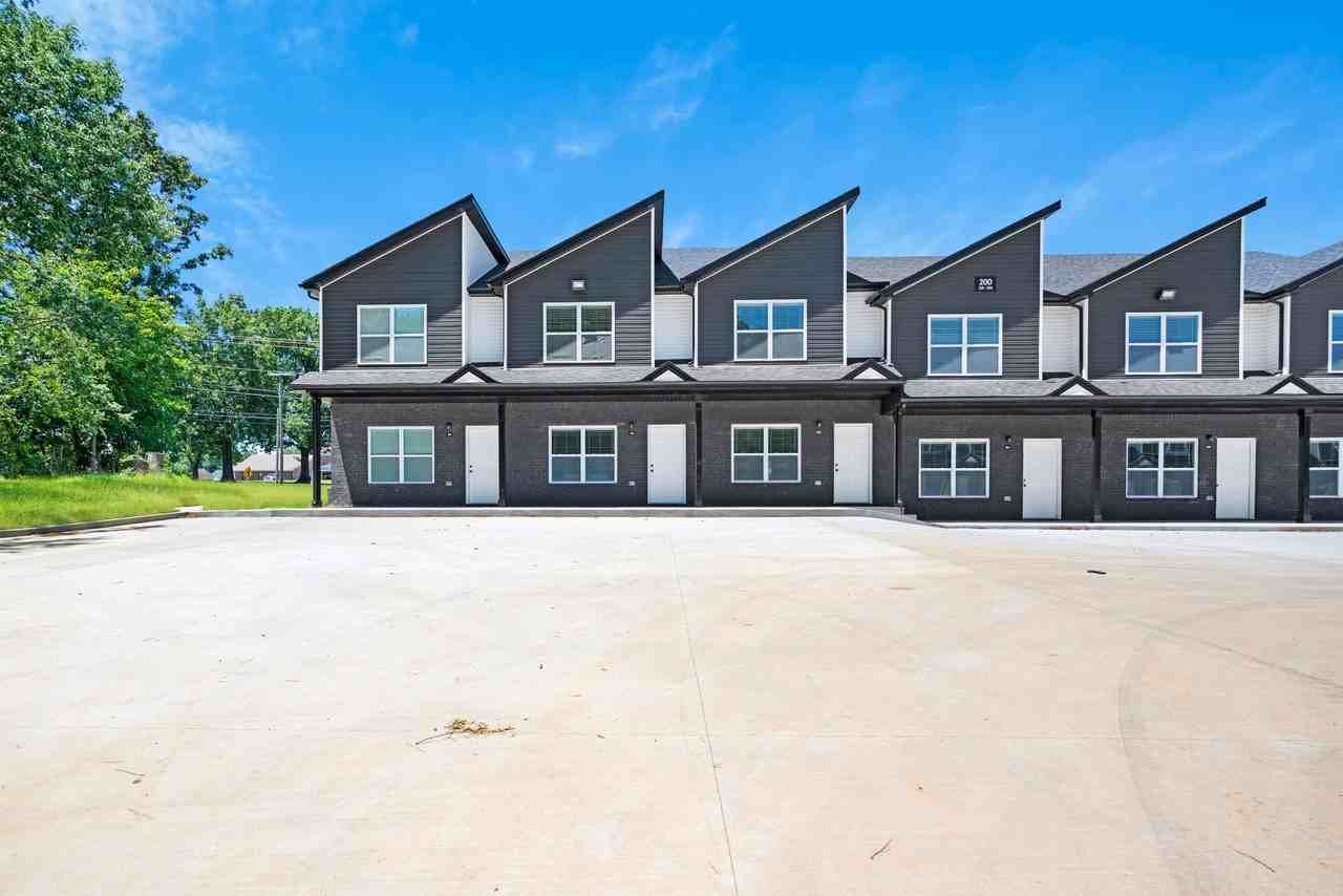 2815 Trenton Rd - Photo 2 of 32