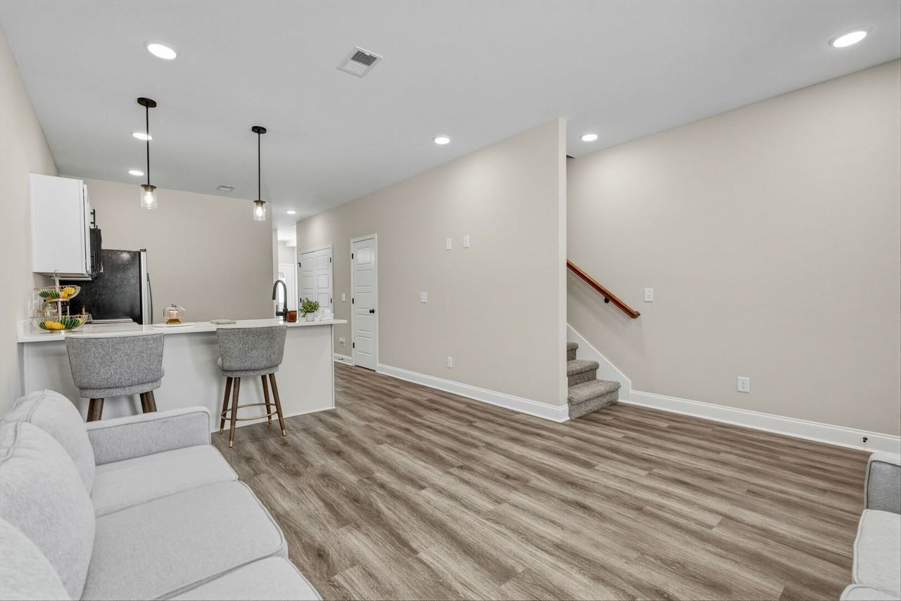 2815 Trenton Rd - Photo 7 of 32