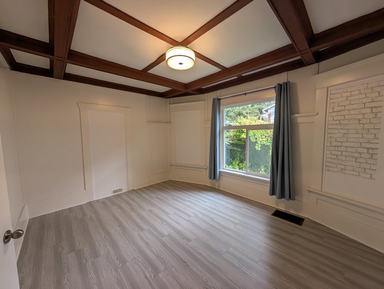 14842 Buena Vista Avenue - Photo 4 of 8