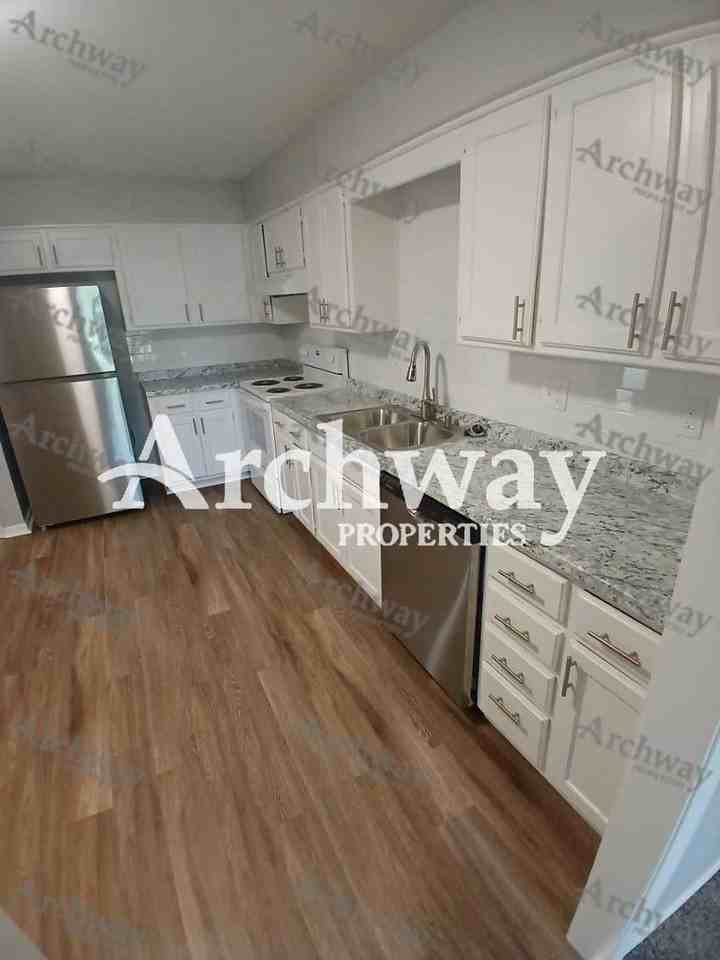 1267 Petzold DriveUnit B #B - Photo 3 of 11