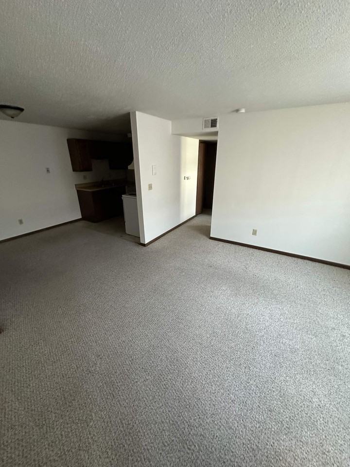 Mason City 24 - Photo 3 of 18
