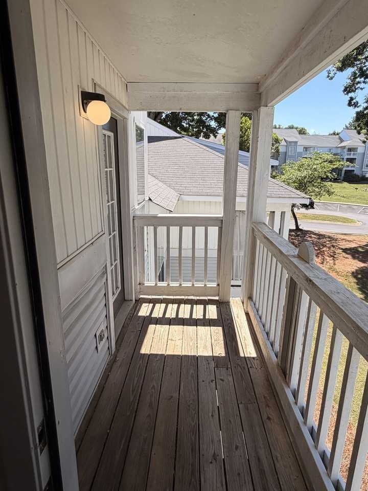 20 Hamiltons Harbor Dr #20-844 - Photo 3 of 9