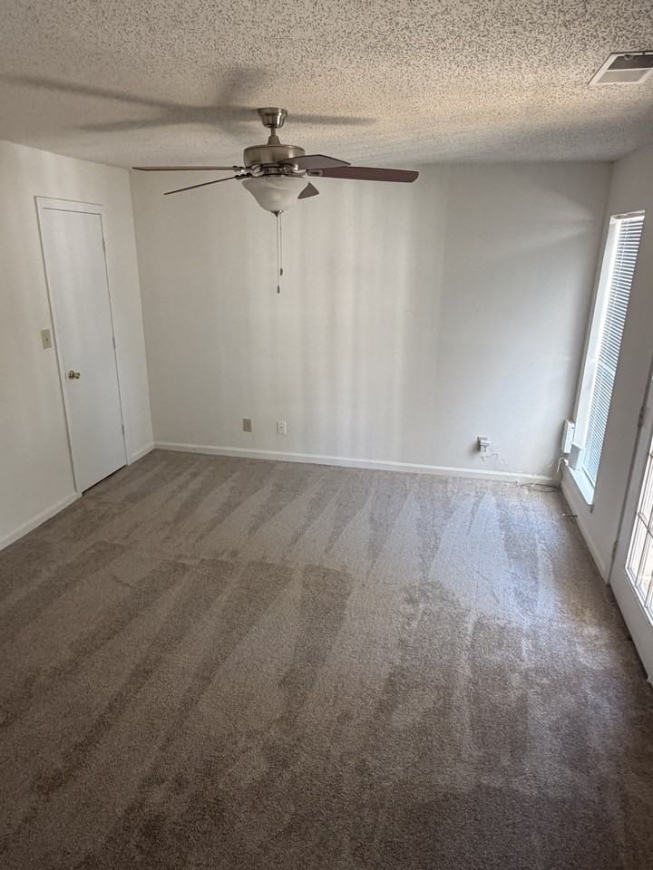 20 Hamiltons Harbor Dr #20-844 - Photo 7 of 9