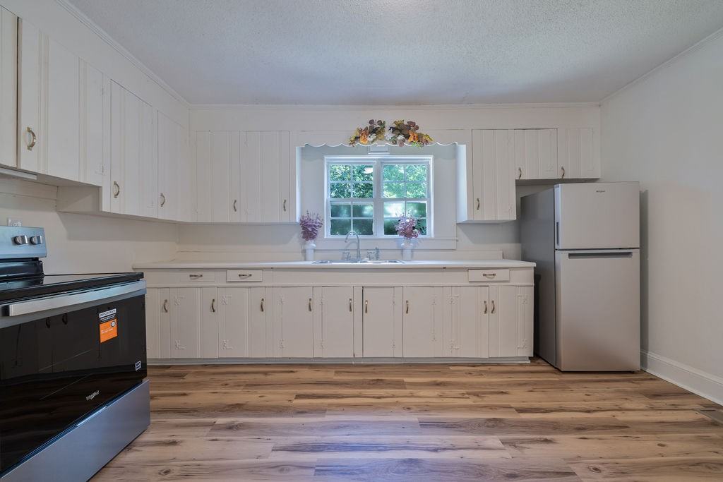 121 Moore St #1 - Photo 3 of 10