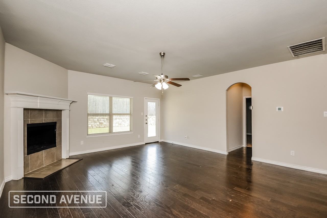 2109 Lorrie Ln - Photo 5 of 28
