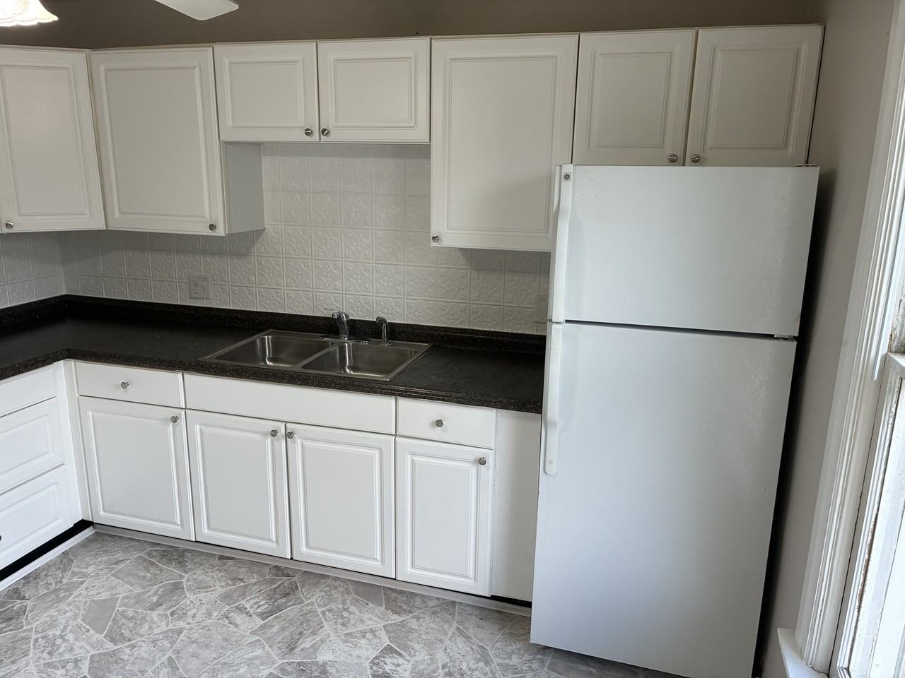 429 Central Ave #2 - Photo 3 of 8