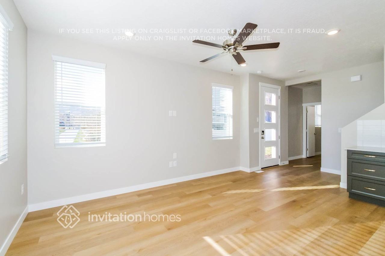 6073 W Upper Brook Ln - Photo 4 of 21