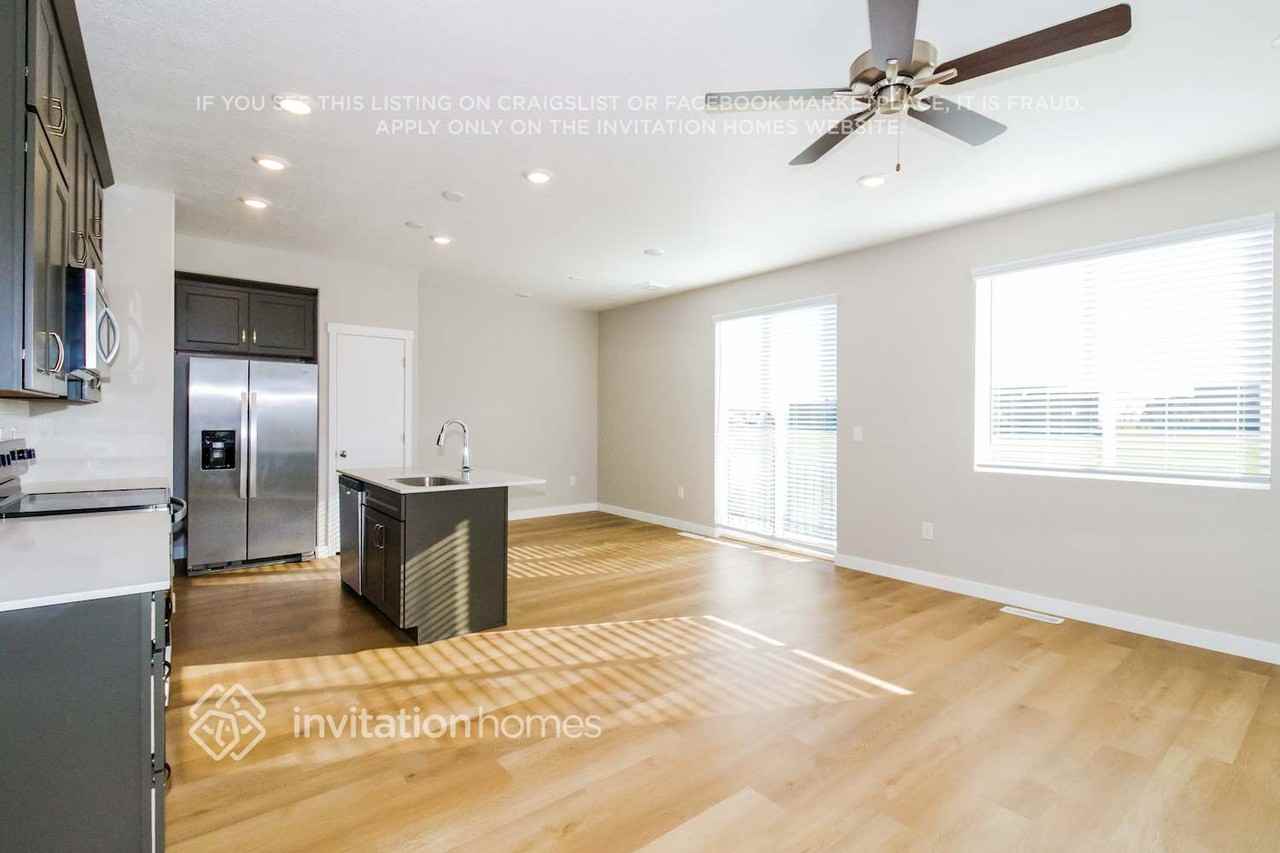 6073 W Upper Brook Ln - Photo 7 of 21