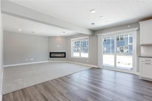 featured image of 1142 Middlefield Rd
