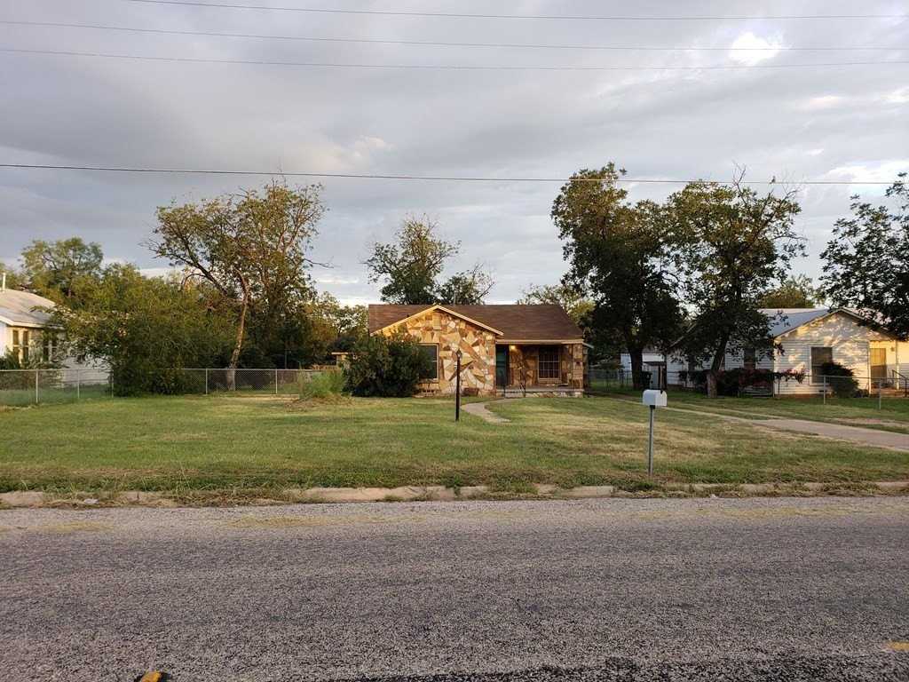 1516 Walnut St - Photo 3 of 8