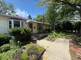 featured image of 3816 Cullen Dr #1