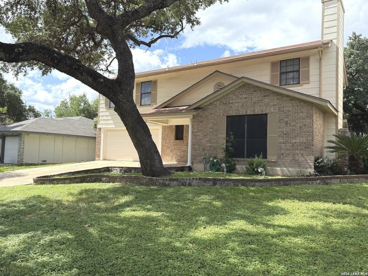 9839 Royal Hunt - Photo 3 of 18