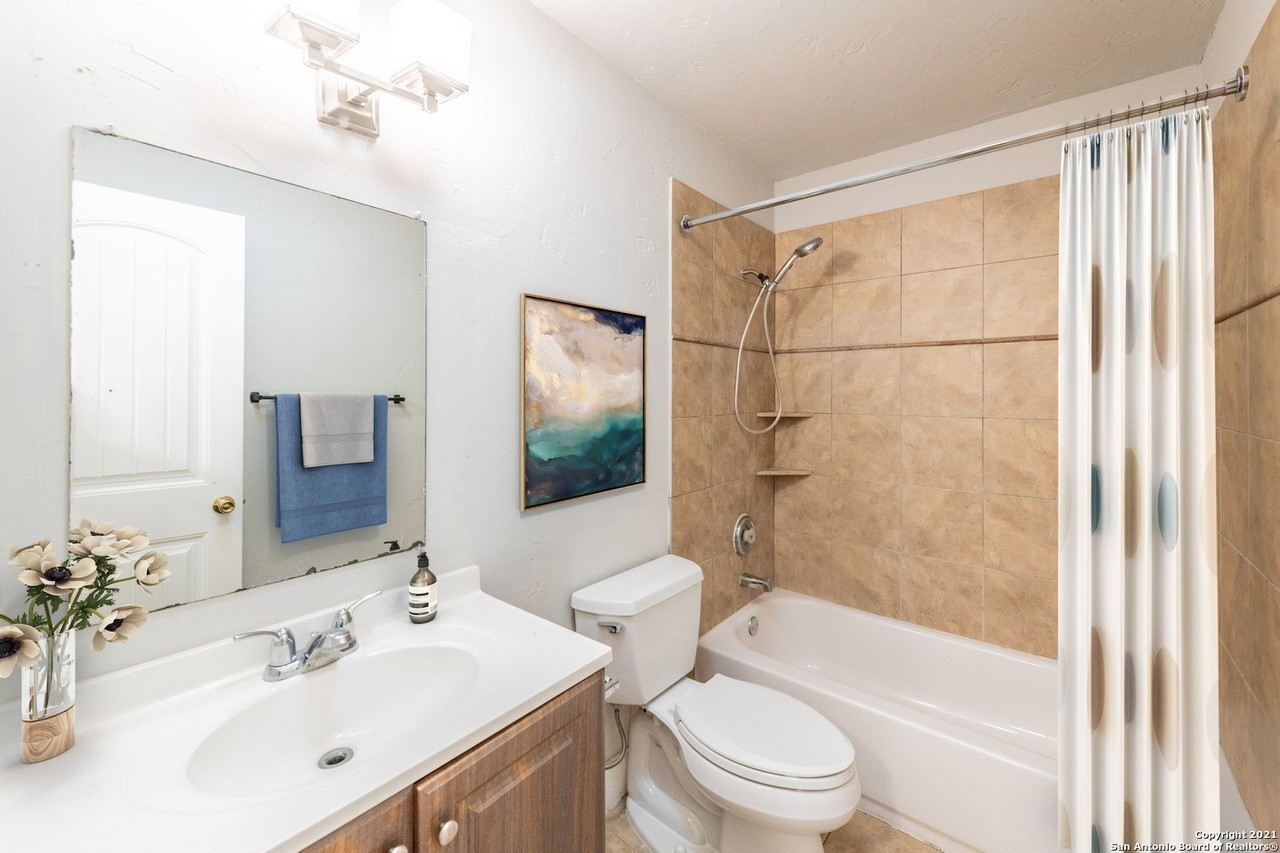 2500 Avenue E #7B - Photo 4 of 11