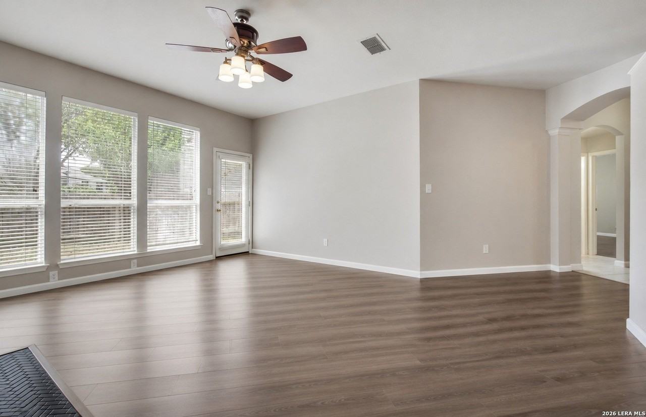 1136 Berry Creek Dr - Photo 5 of 26