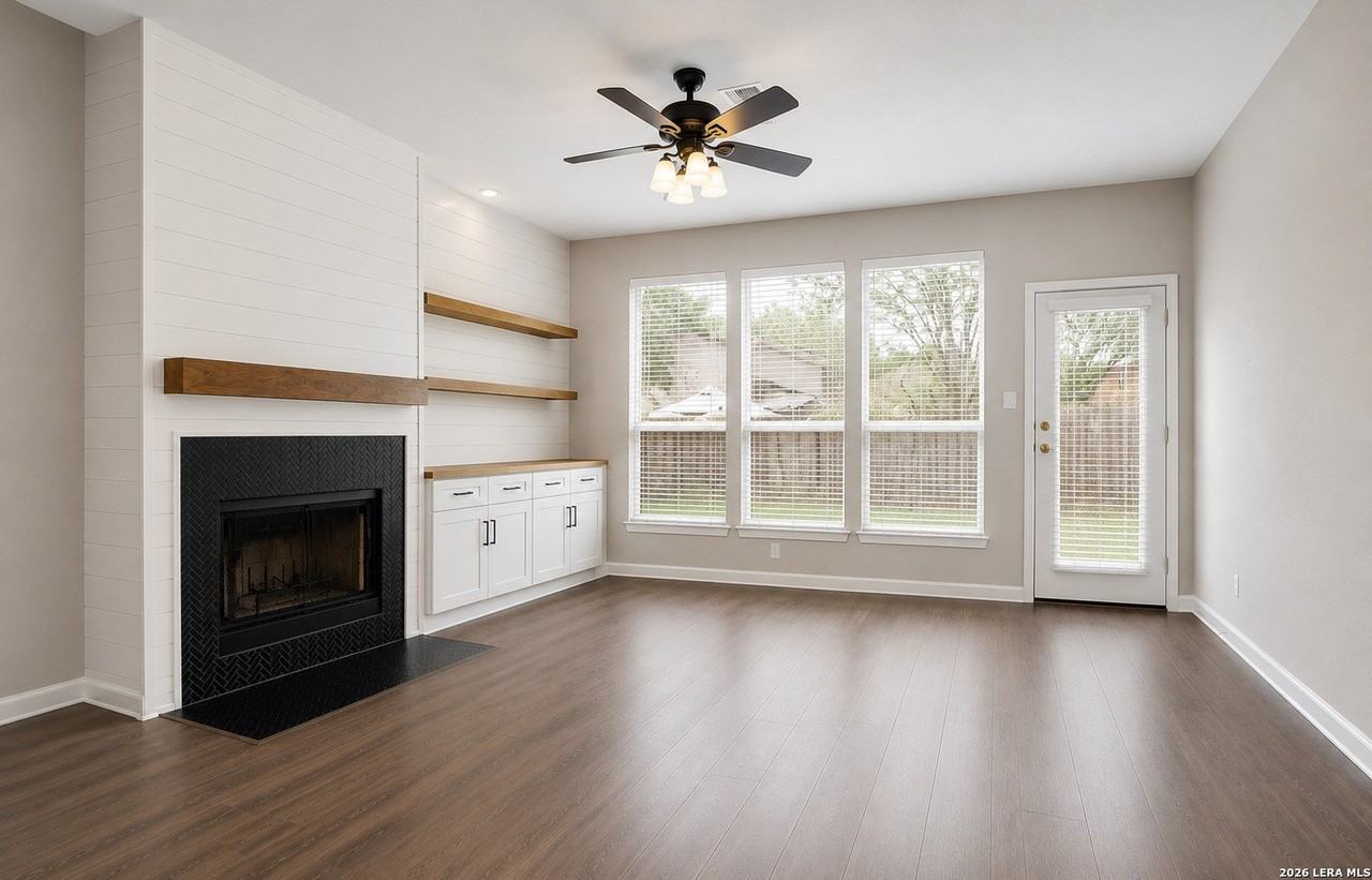 1136 Berry Creek Dr - Photo 6 of 26