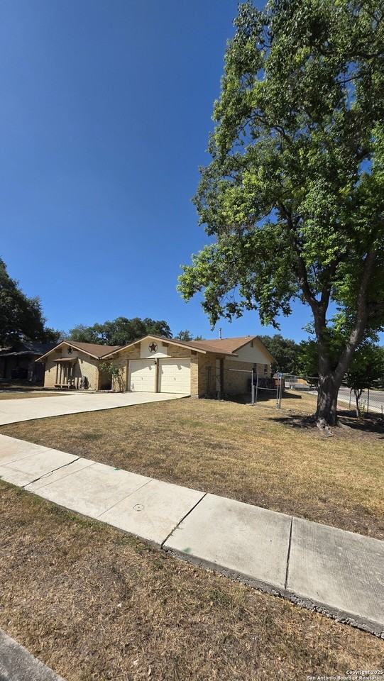 2202 Orange Blossom St - Photo 2 of 36