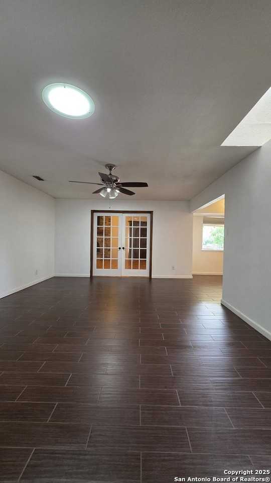 2202 Orange Blossom St - Photo 6 of 36