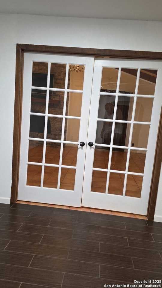 2202 Orange Blossom St - Photo 7 of 36