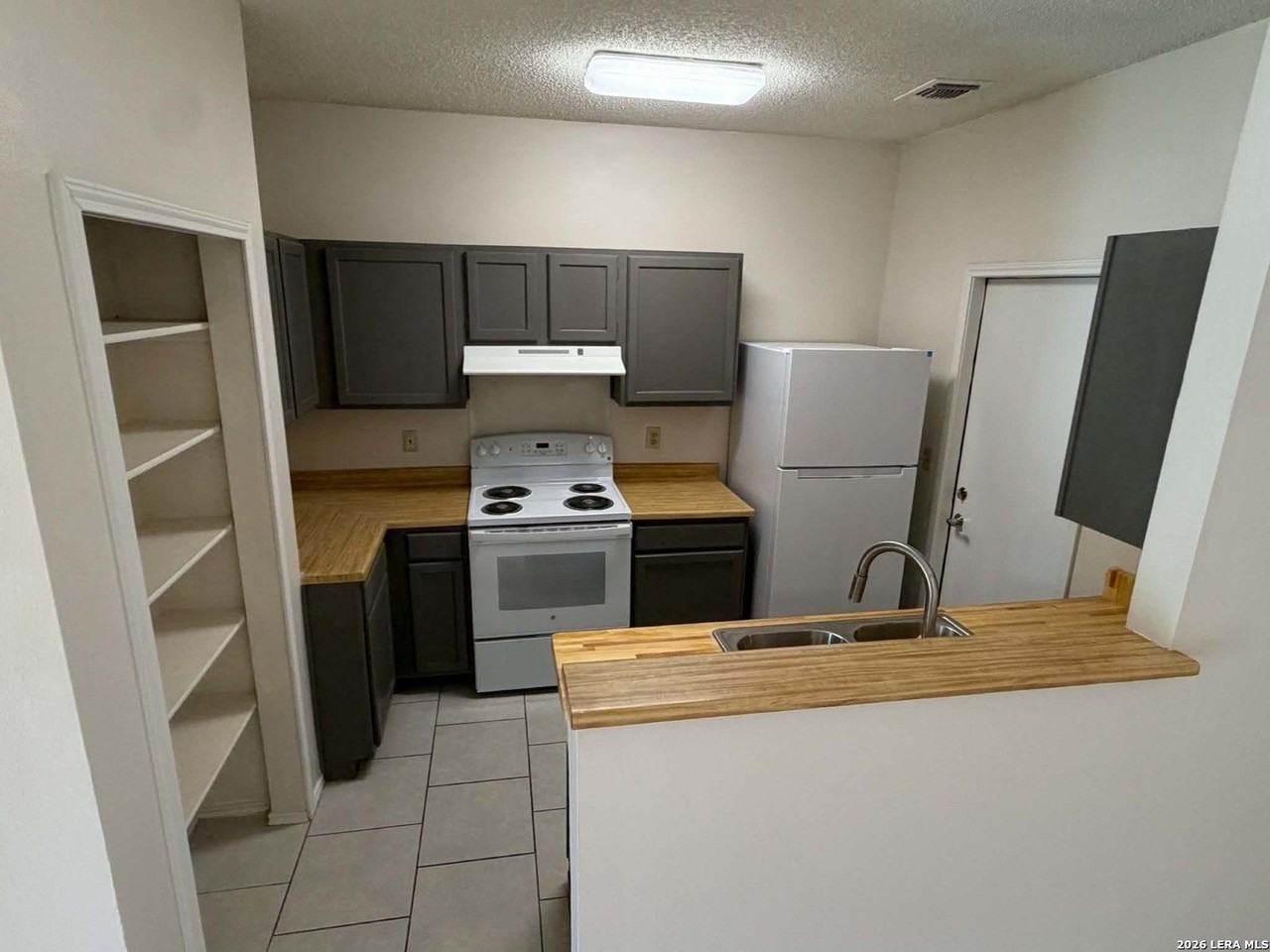 3431 Ridge Country St - Photo 7 of 20