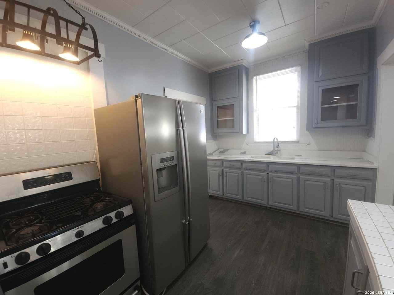1138 W Magnolia Ave - Photo 6 of 16