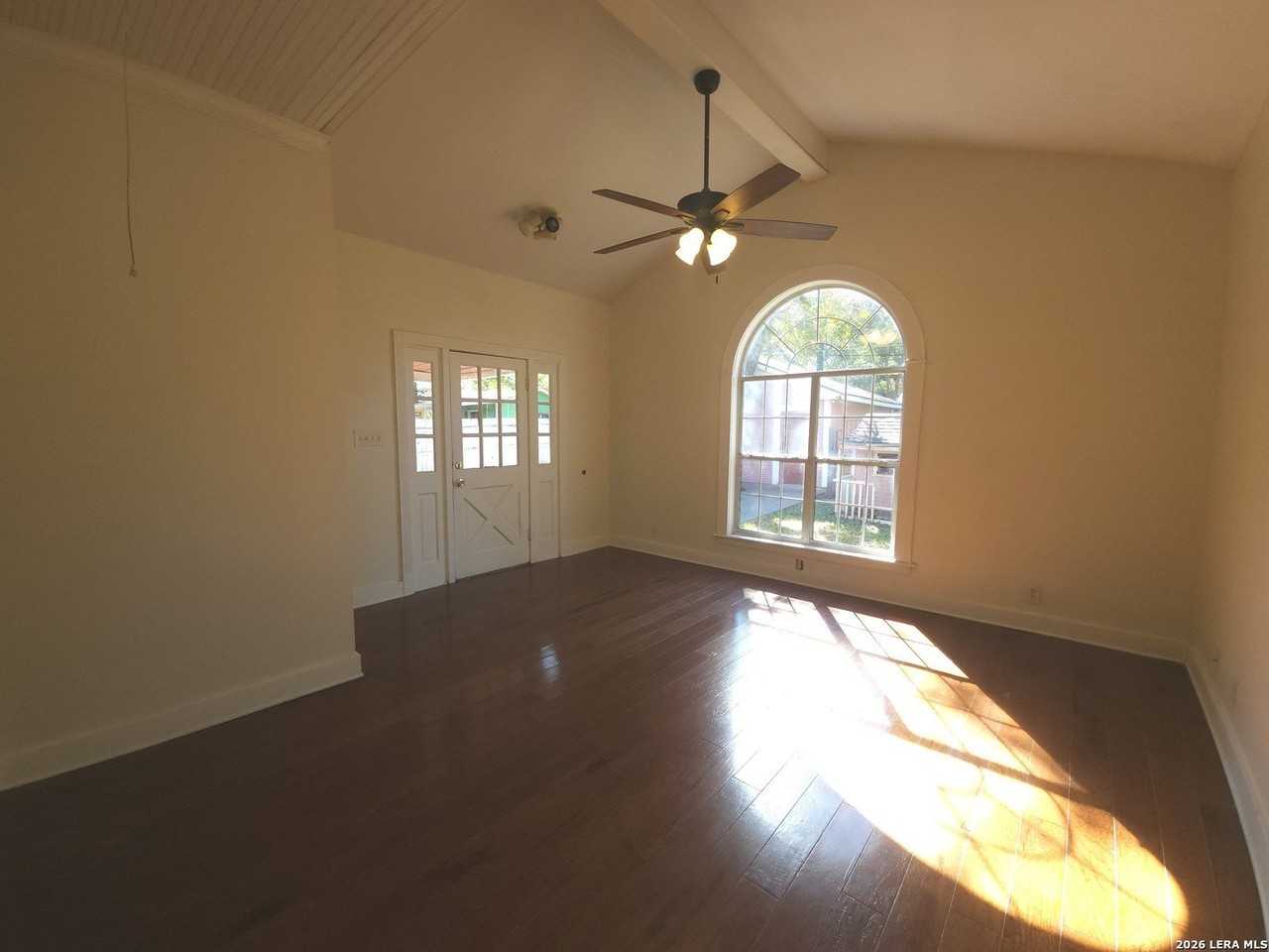 1138 W Magnolia Ave - Photo 7 of 16