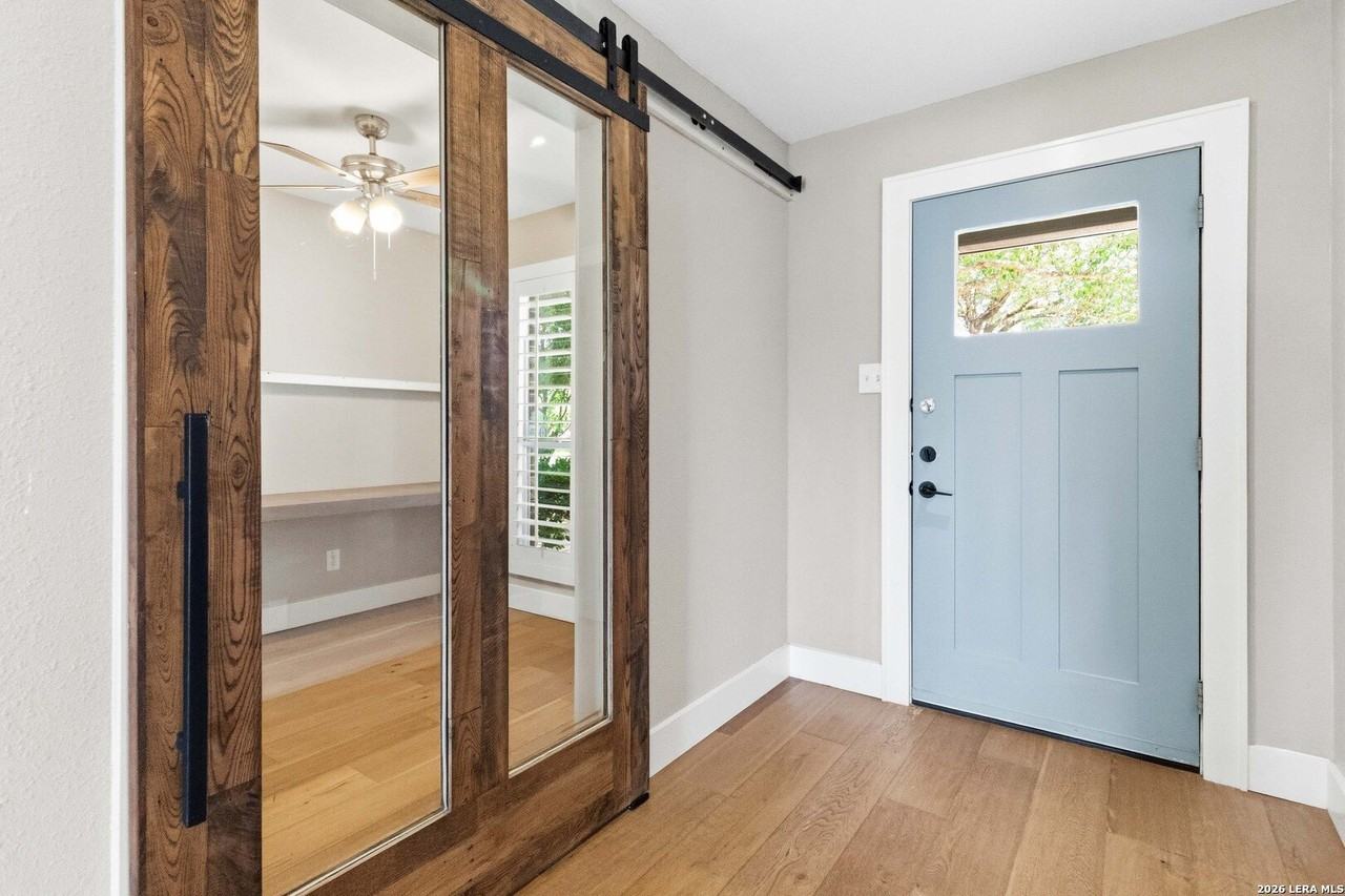 9306 Lilly Vly - Photo 4 of 28