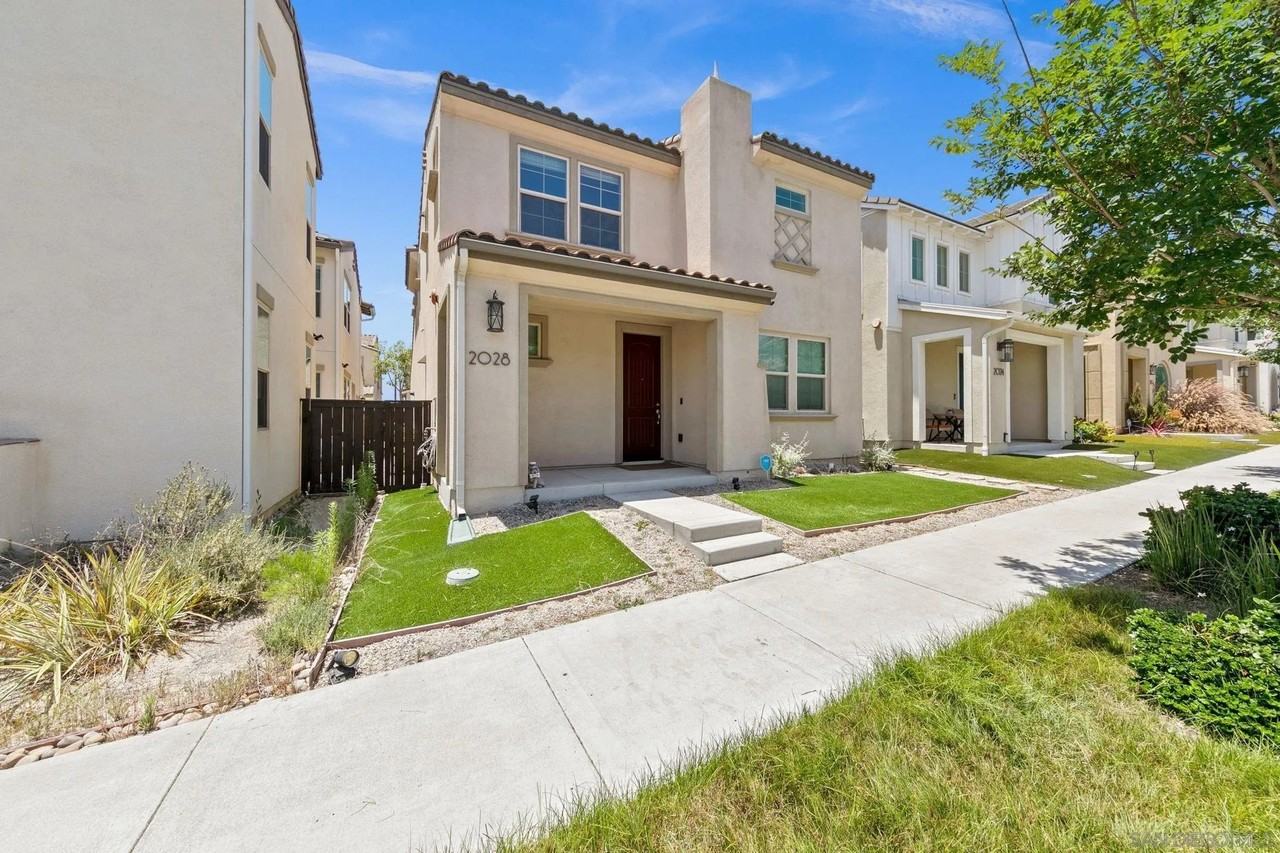 2028 Avenida Andanza - Photo 2 of 50