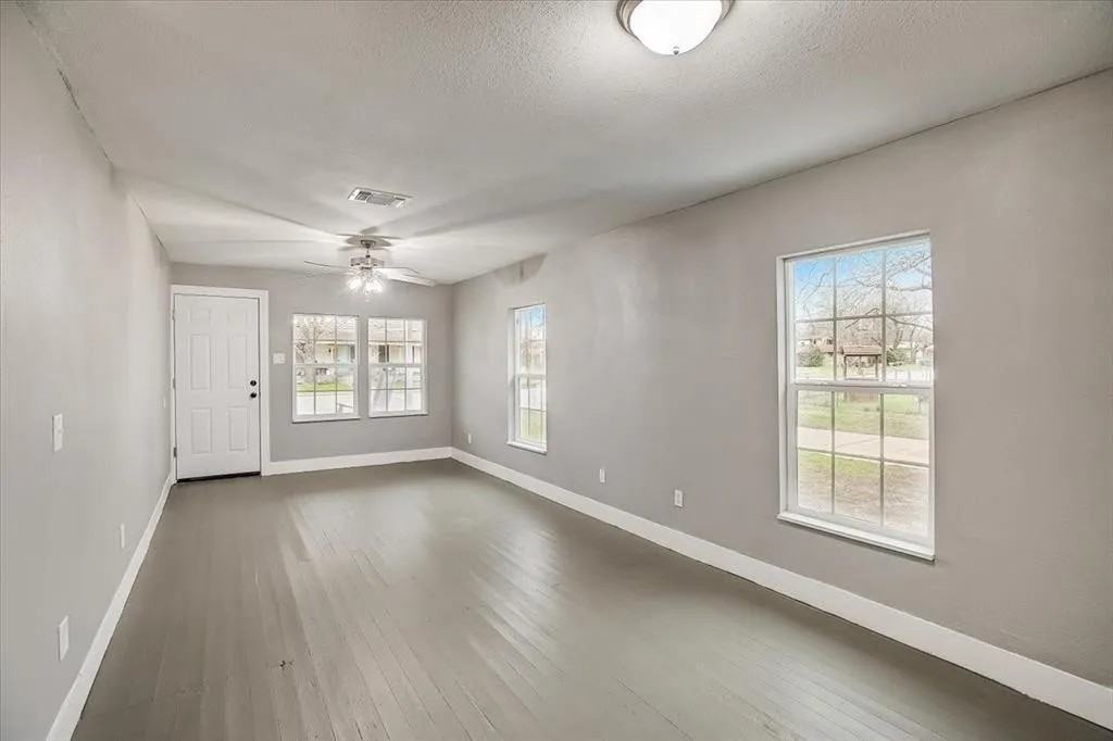 720 E Guadalupe St #1 - Photo 2 of 5