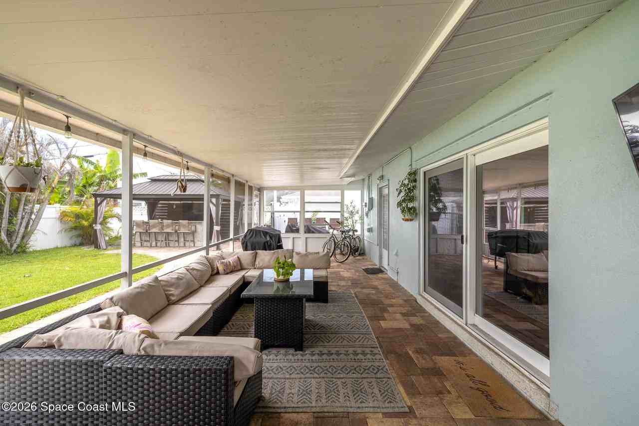 2502 Plantation Dr - Photo 2 of 20