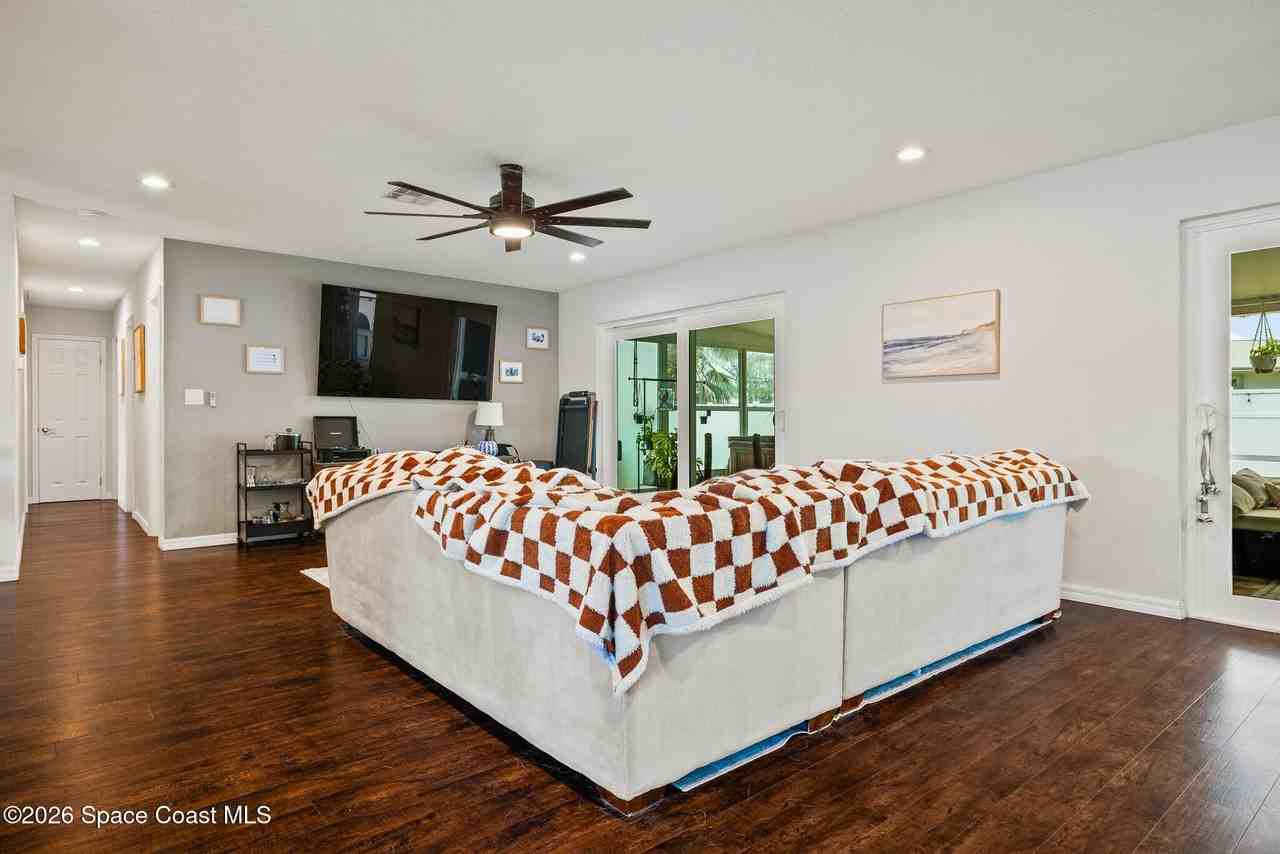 2502 Plantation Dr - Photo 5 of 20