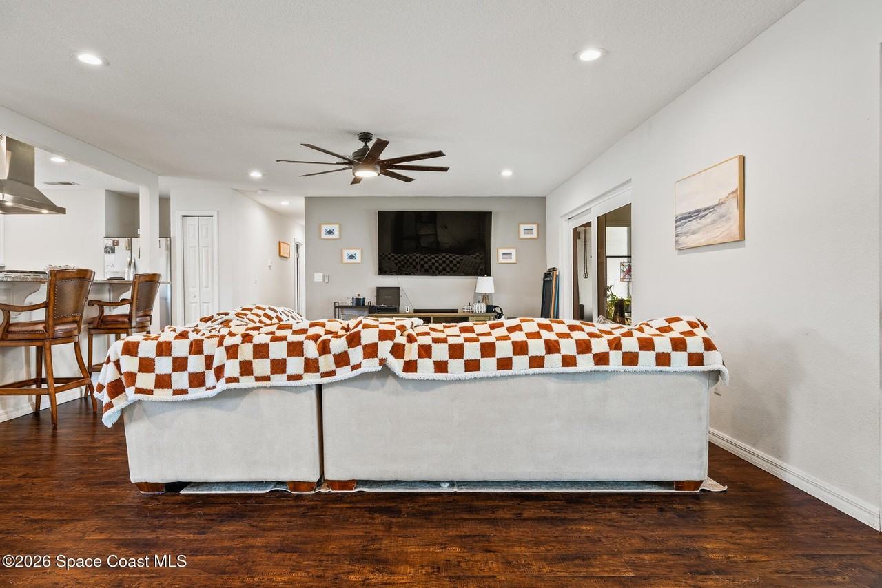 2502 Plantation Dr - Photo 6 of 20