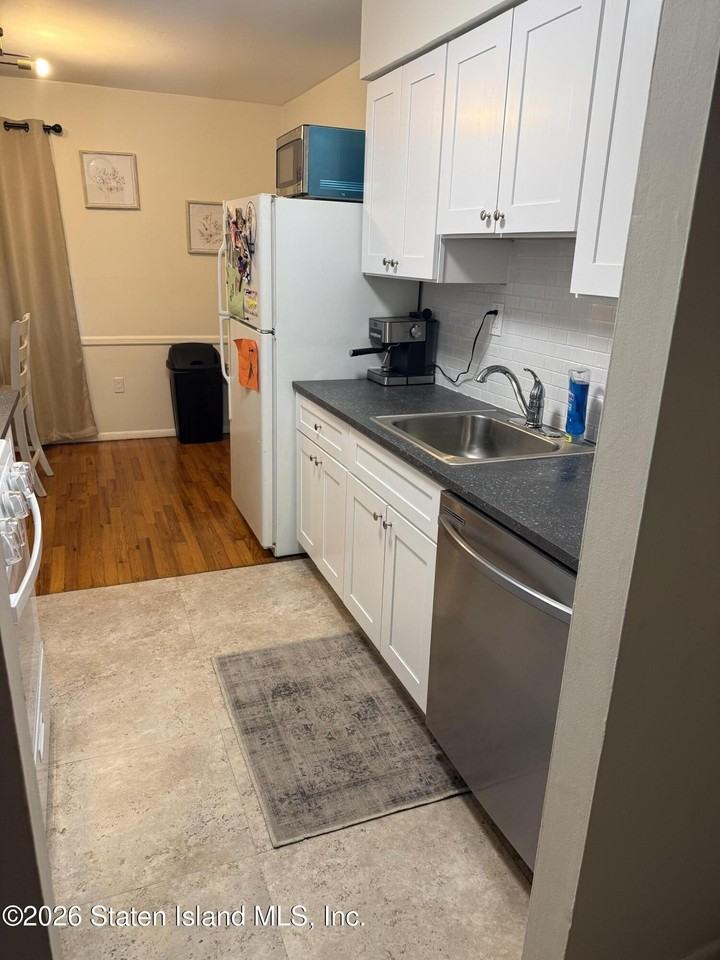 164 Beach Rd - Photo 4 of 10