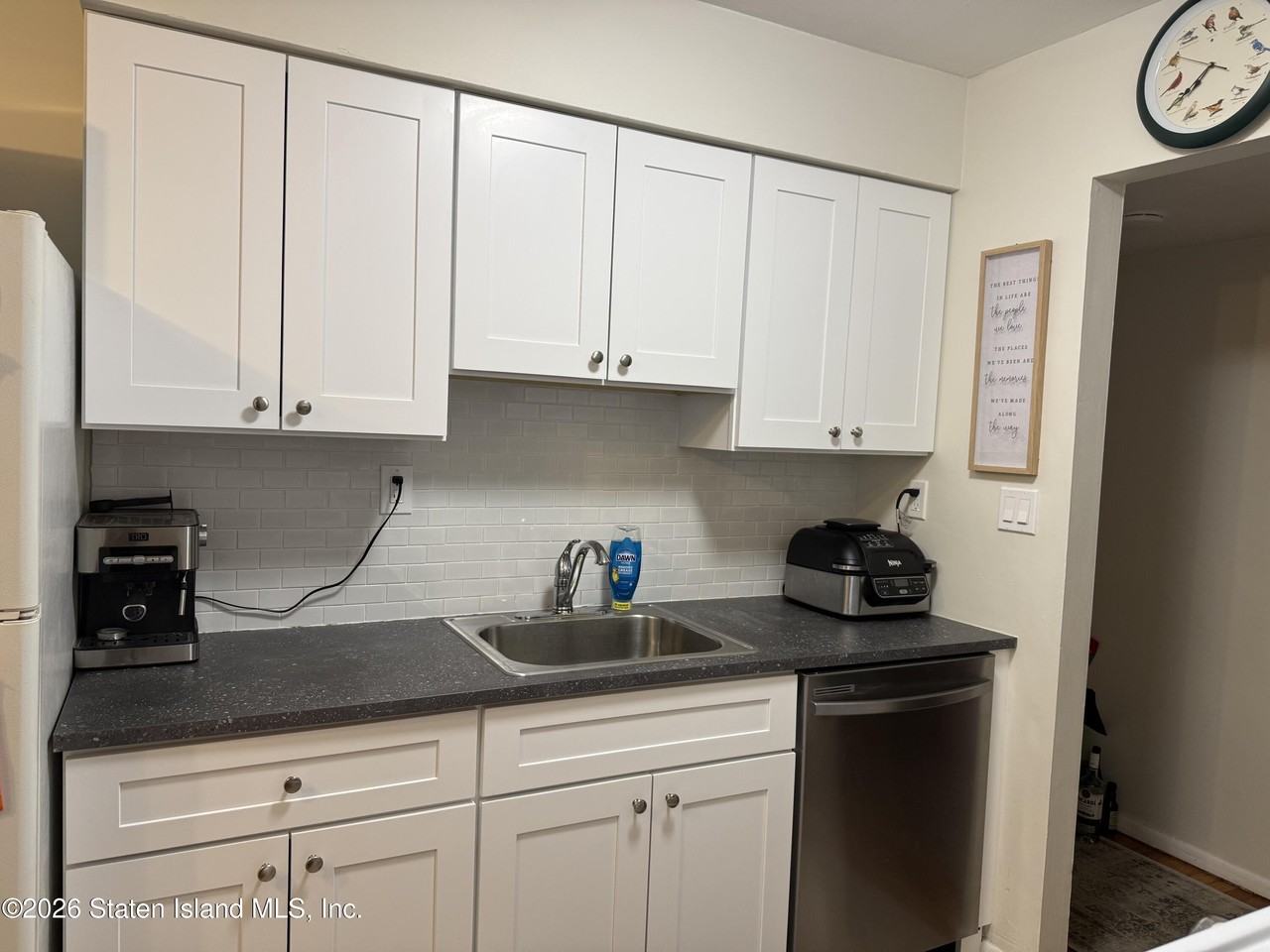 164 Beach Rd - Photo 6 of 10