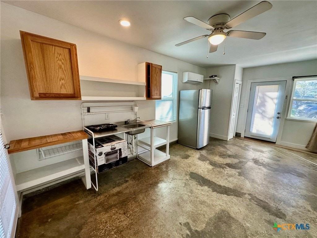 1419 Alamo St #B - Photo 5 of 23