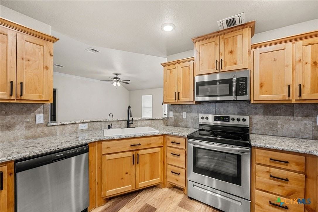 2668 Belle Hubbard Trl - Photo 4 of 32