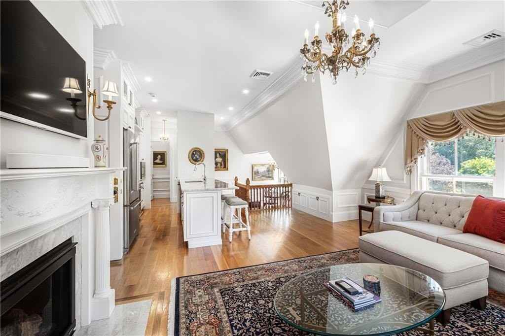 541 Bellevue Ave #5 - Photo 7 of 25