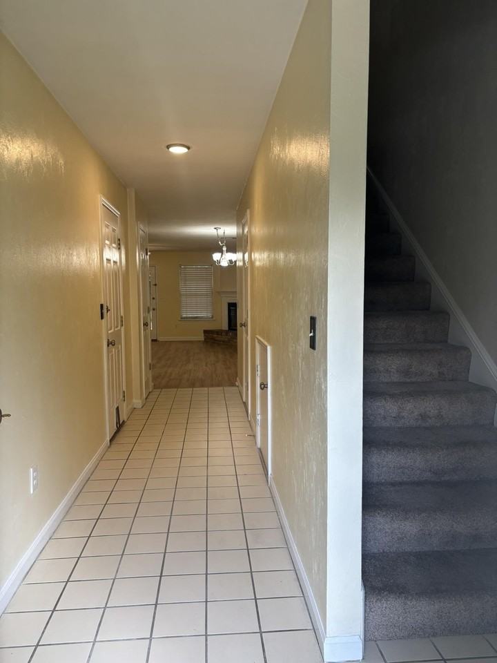 552 Teal Ln - Photo 2 of 27
