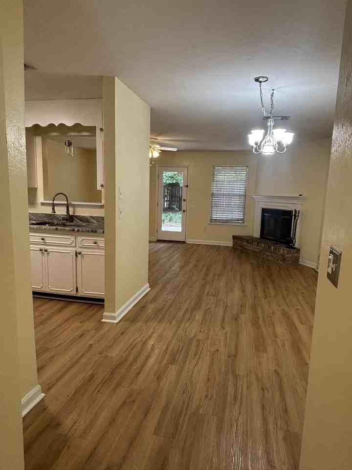 552 Teal Ln - Photo 3 of 27