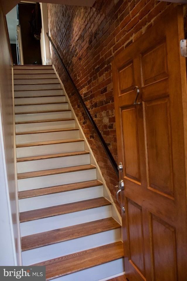 2128 1st St Nw #2 - Photo 3 of 22